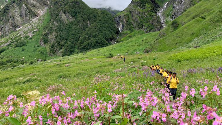 things to carry for valley of flowers trek