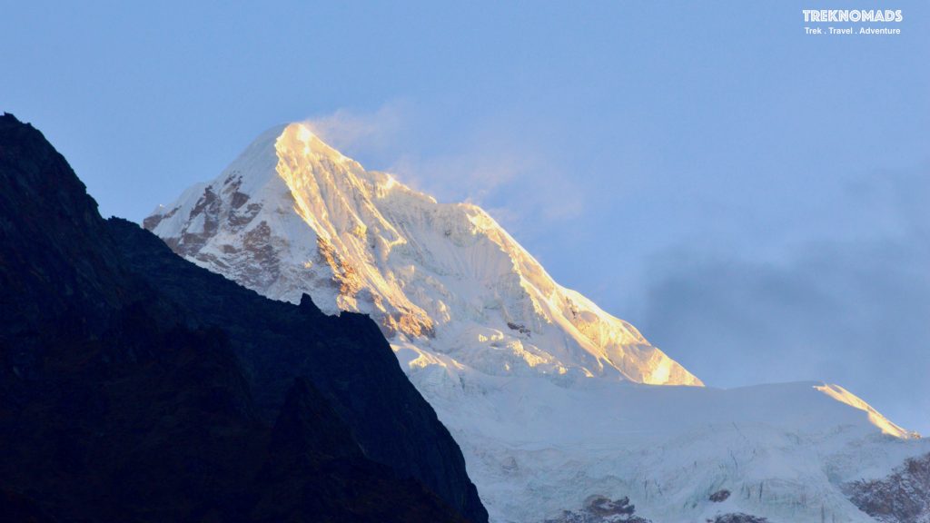 Kusum Kanguru, EBC Route Nepal