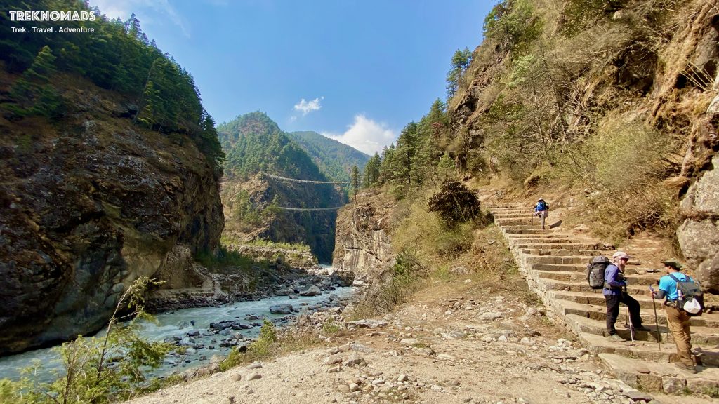 After lunch at Jorshalle, the climb was steeper and we were gaining altitude. Before the gruelling climb to Namche, we come across this steep stairs to the famous Hillary Bridge. With full stomach of daal baath, this trail was excruciatingly painful and took us almost 2-3 hours.