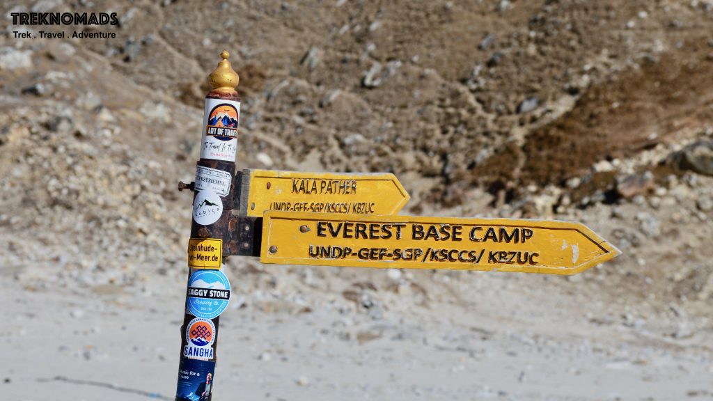 direction marker to everest base camp