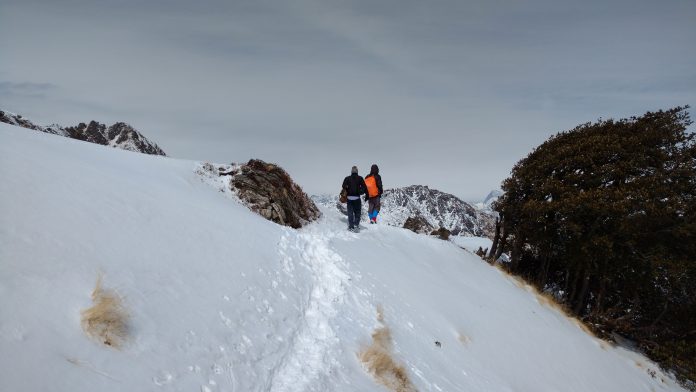 kuari pass winter trek