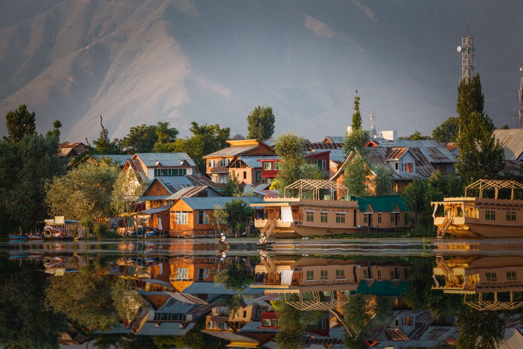 houseboat srinagar