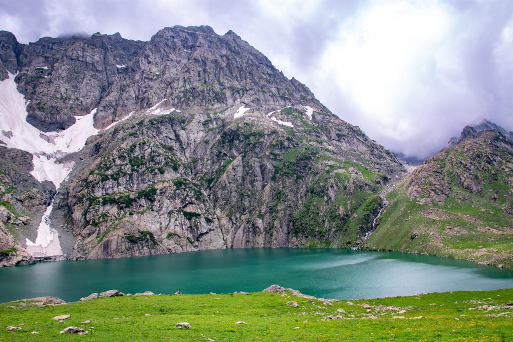 kashmir great lakes trek