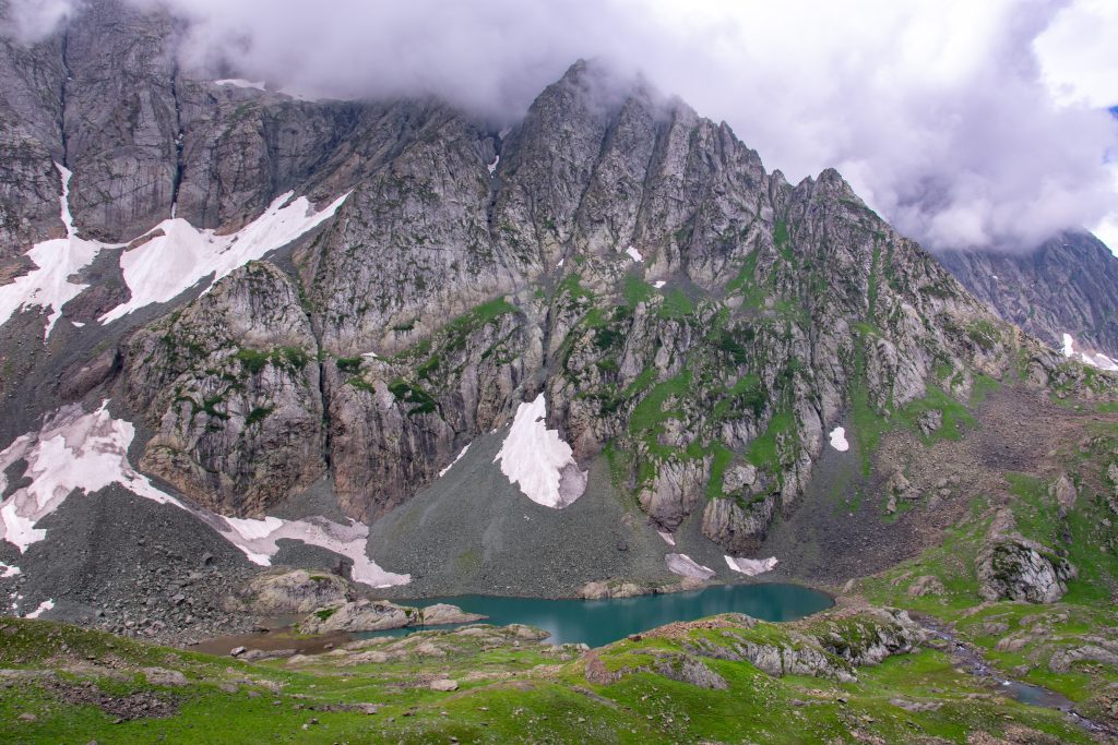 traveling in kashmir