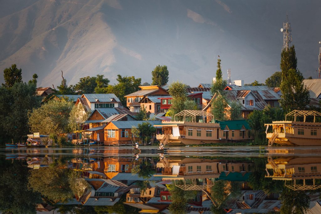 kashmir house boat 