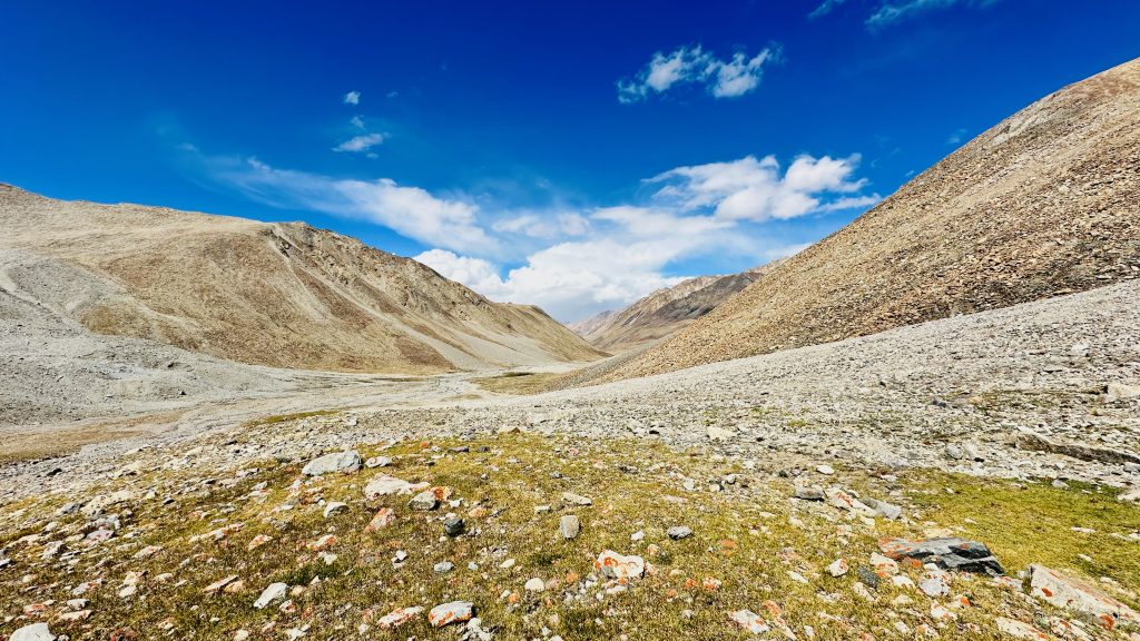 boulders, trekkers, mountains, alpine desert, clouds, glacier, Mountain pass, blue sky